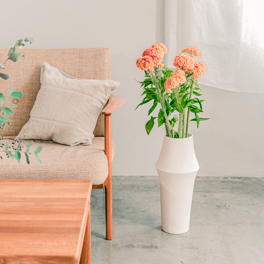 SHIRAKABA｜シルエットと陰影が美しい枝もの花器