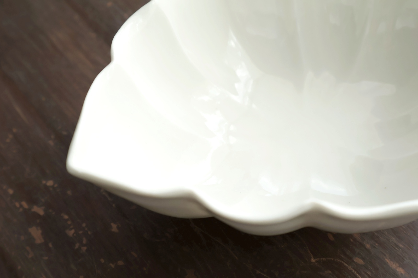 菱形鉢（小）白磁 / 宮田竜司 - うつわと暮らしの道具 sizuku