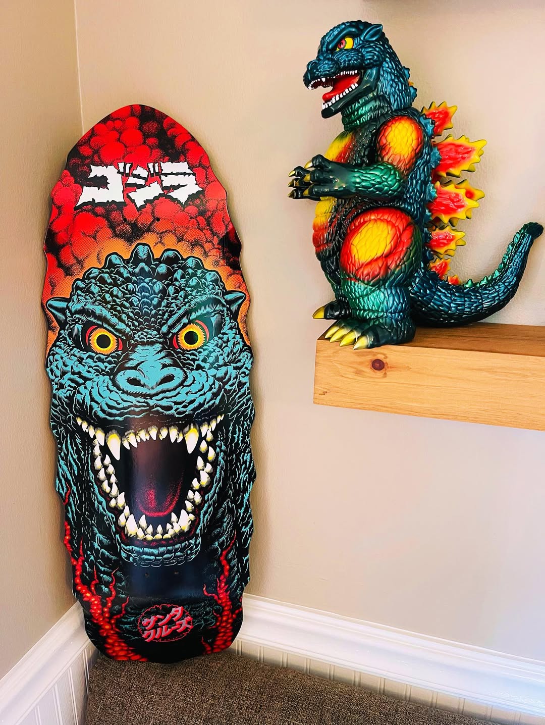 あらいきりこ氏の人気キャラクター「おおかみくん」の“夜あけ”カラーが