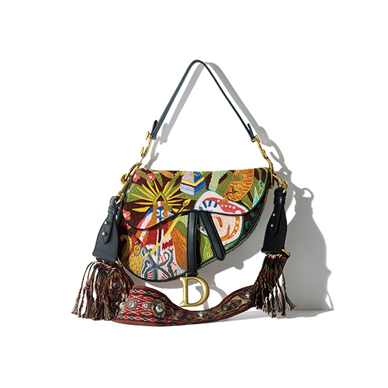 新木優子さんも夢中！ ディオールの新アイコンバッグ