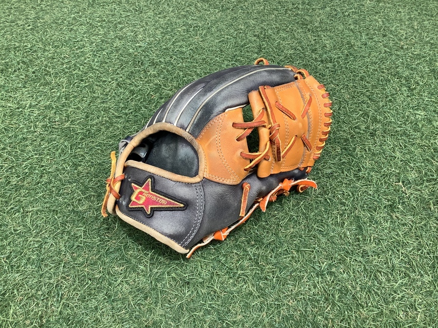 今週も個性派ぞろいの野球グローブが入荷しています。[2022.07.25発行