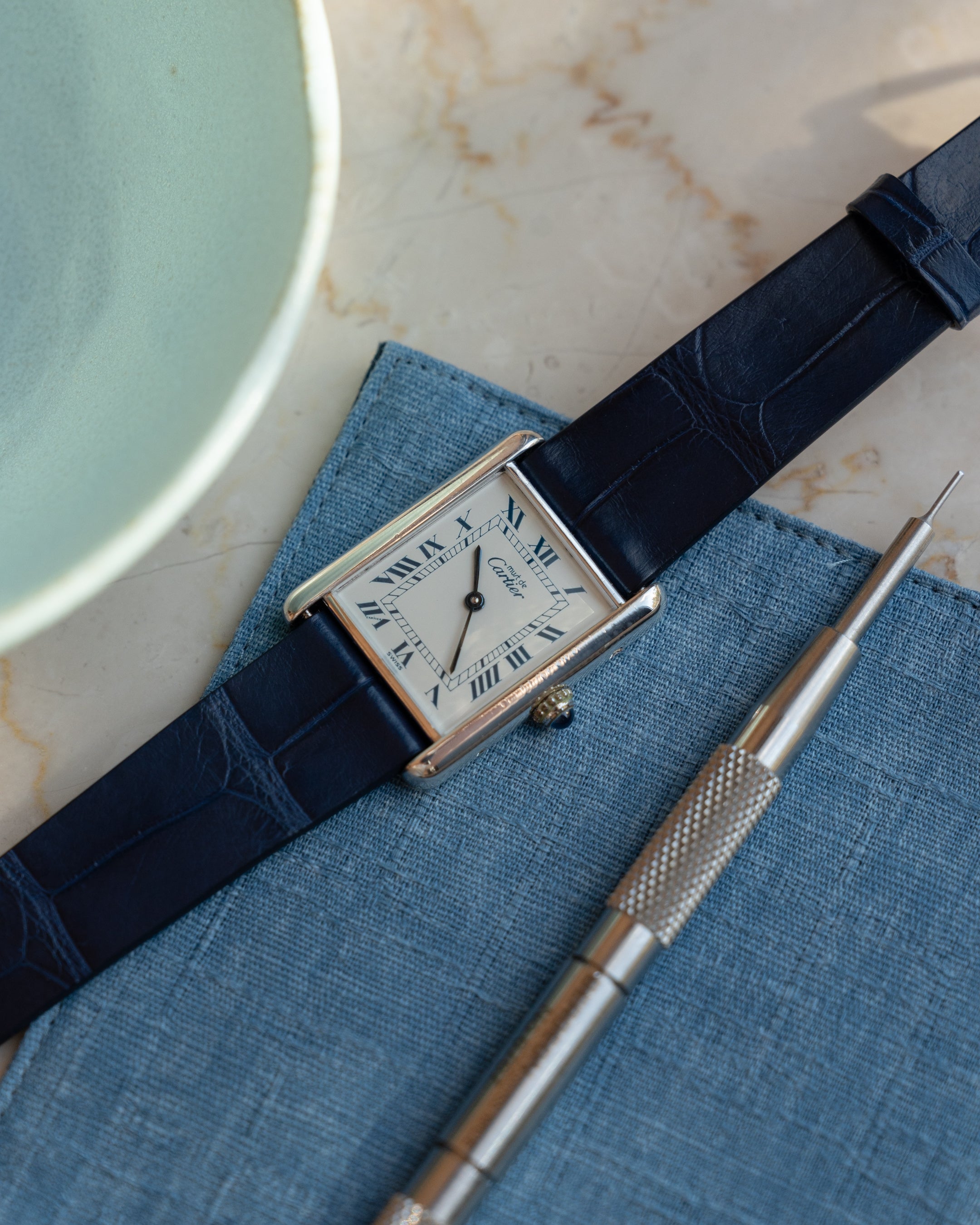 カルティエ マストタンク ブルー ローマ数字 ホワイト ダイヤル