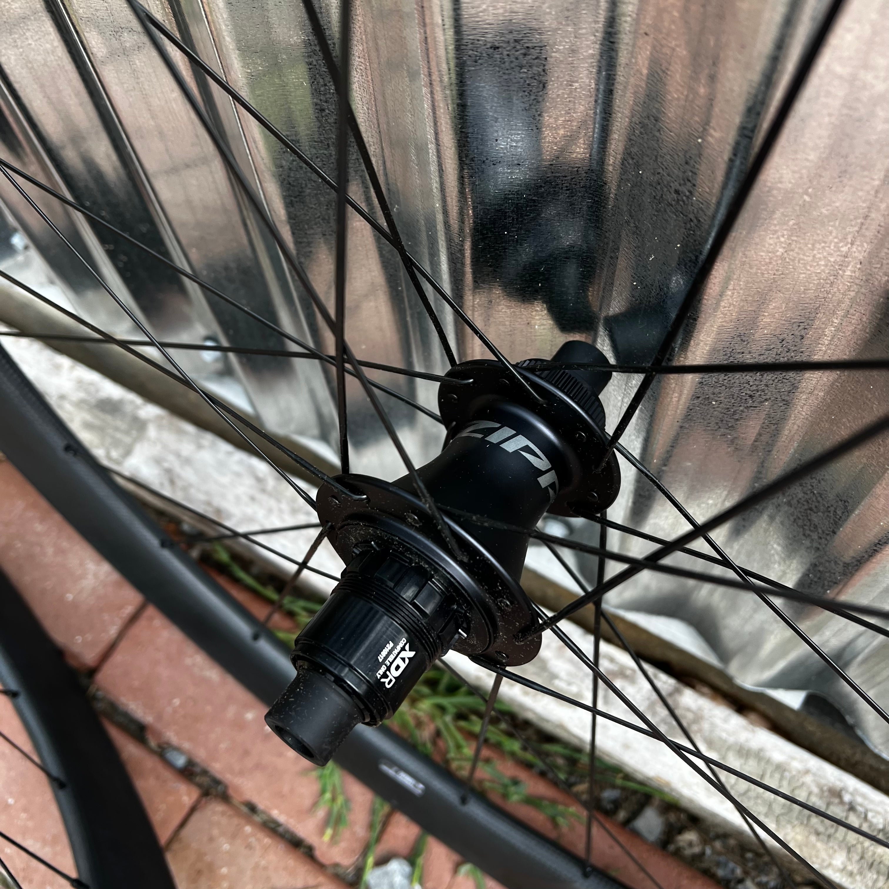 Zipp 404 FIRECREST Disc brake Wheelset XDR and Shimano HG Freehub