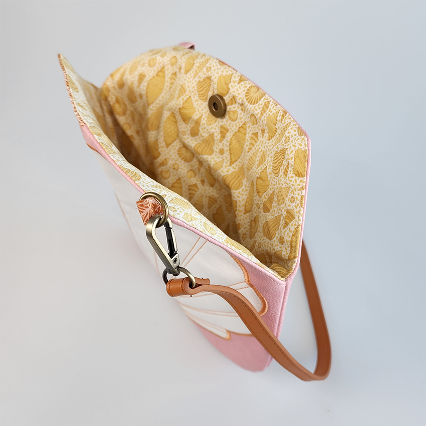 In The Hoop Machine Embroidery Design - Shell Bag