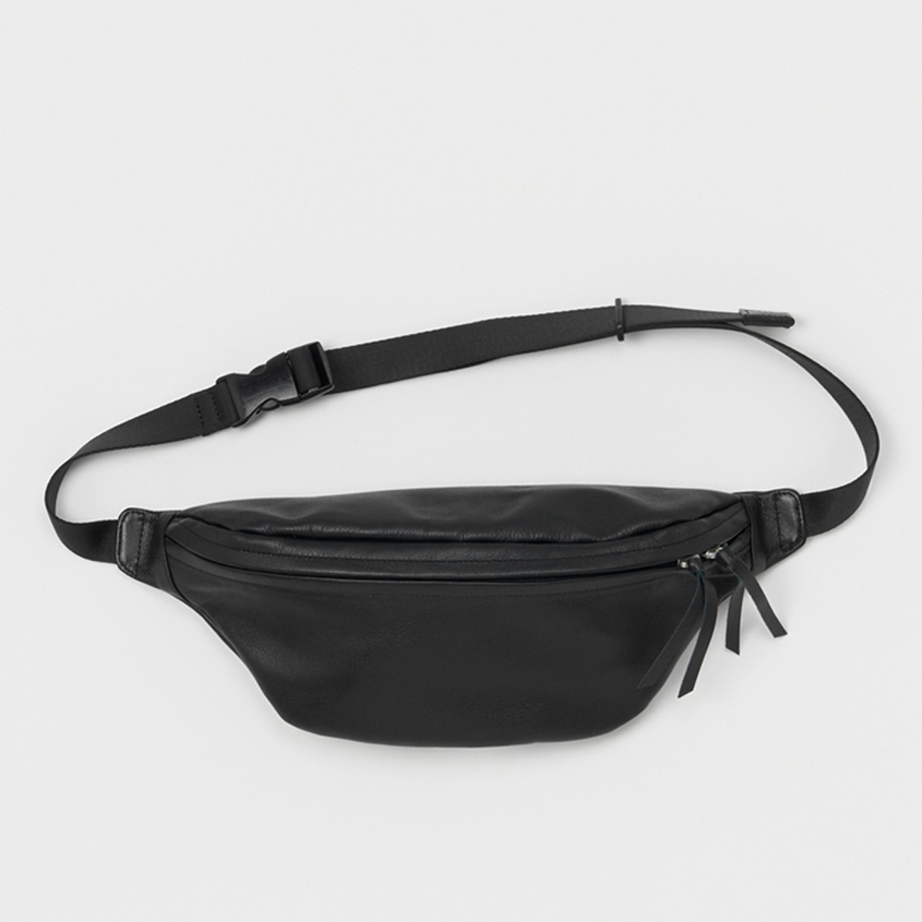 Hender Scheme / エンダースキーマ | cow waist pouch bag - Black