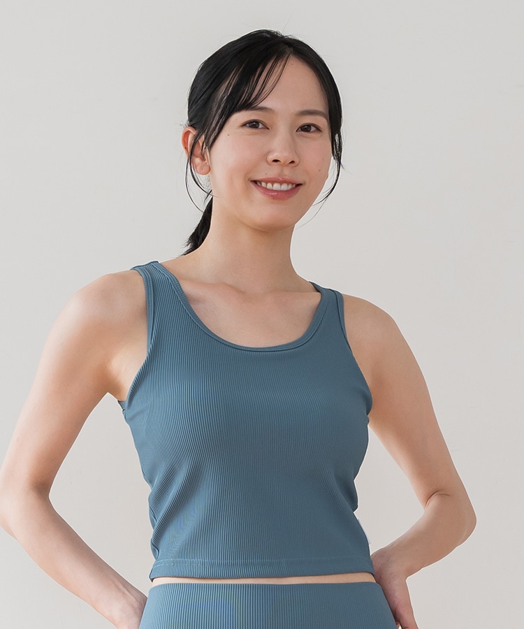 ハルル】SUKALA シャインストレッチアシンメトリーブラトップレギンス