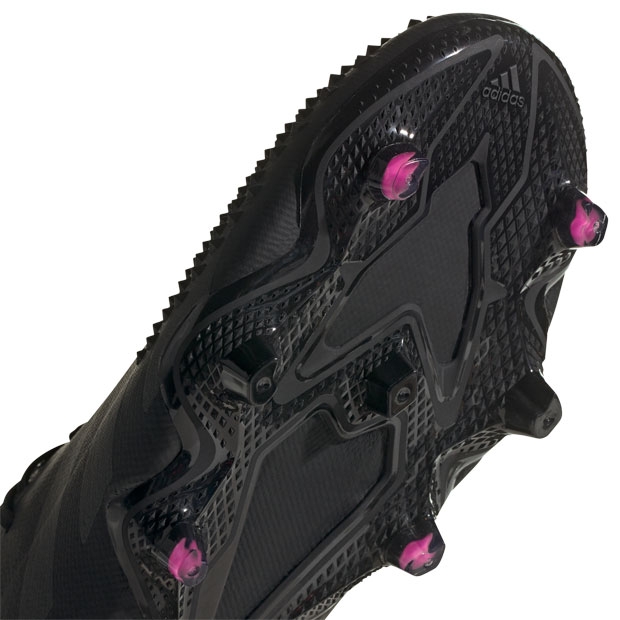 プレデター ミューテーター 20.1 L FG コアブラック×ショックピンク