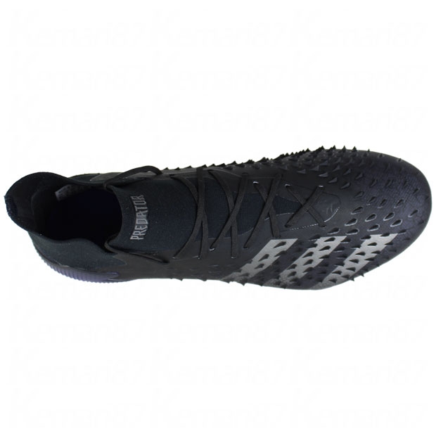 プレデター フリーク.1 FG コアブラック×アイアンメタリック