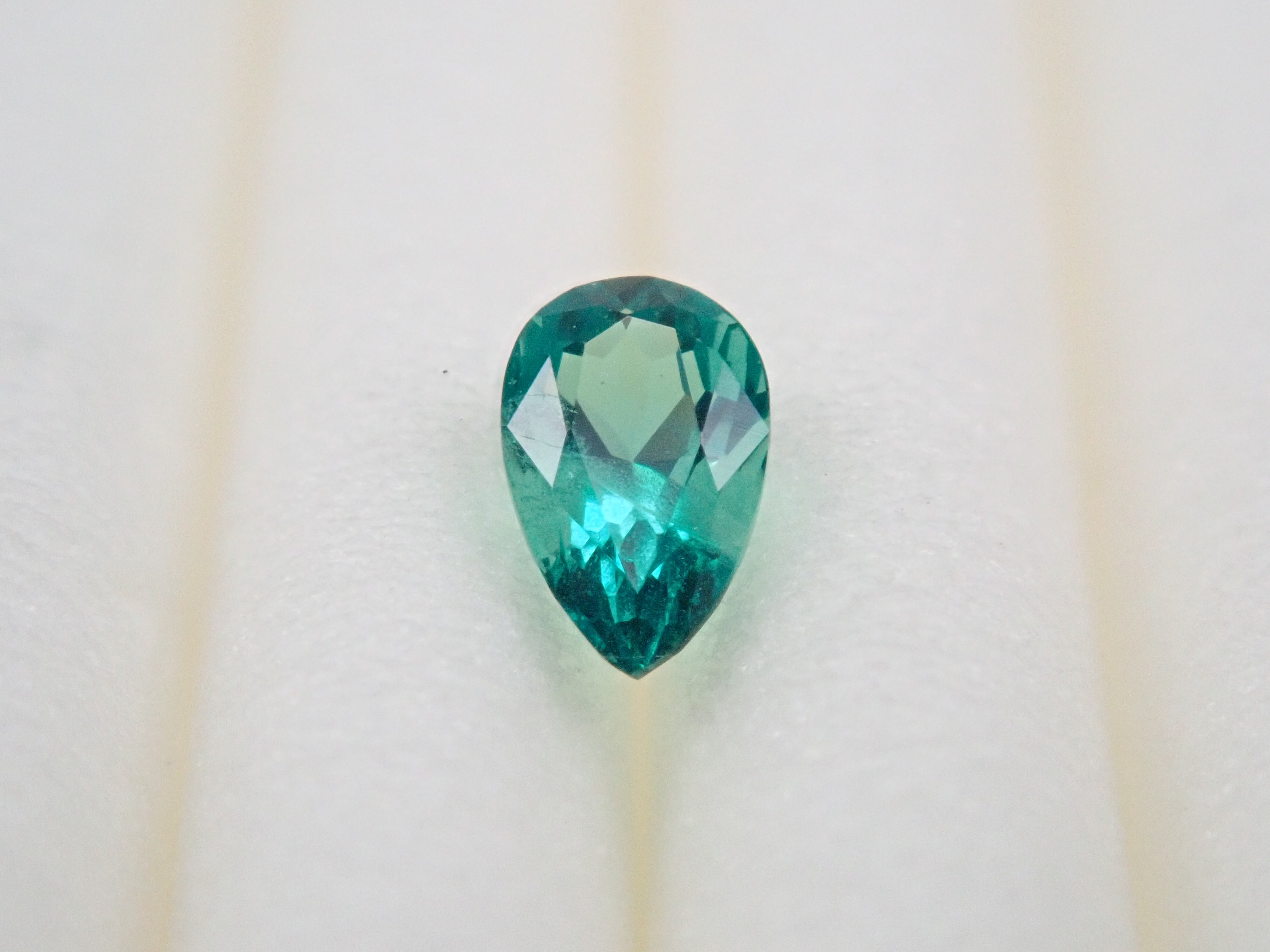 グリーンアウイナイト 0.098ctルース