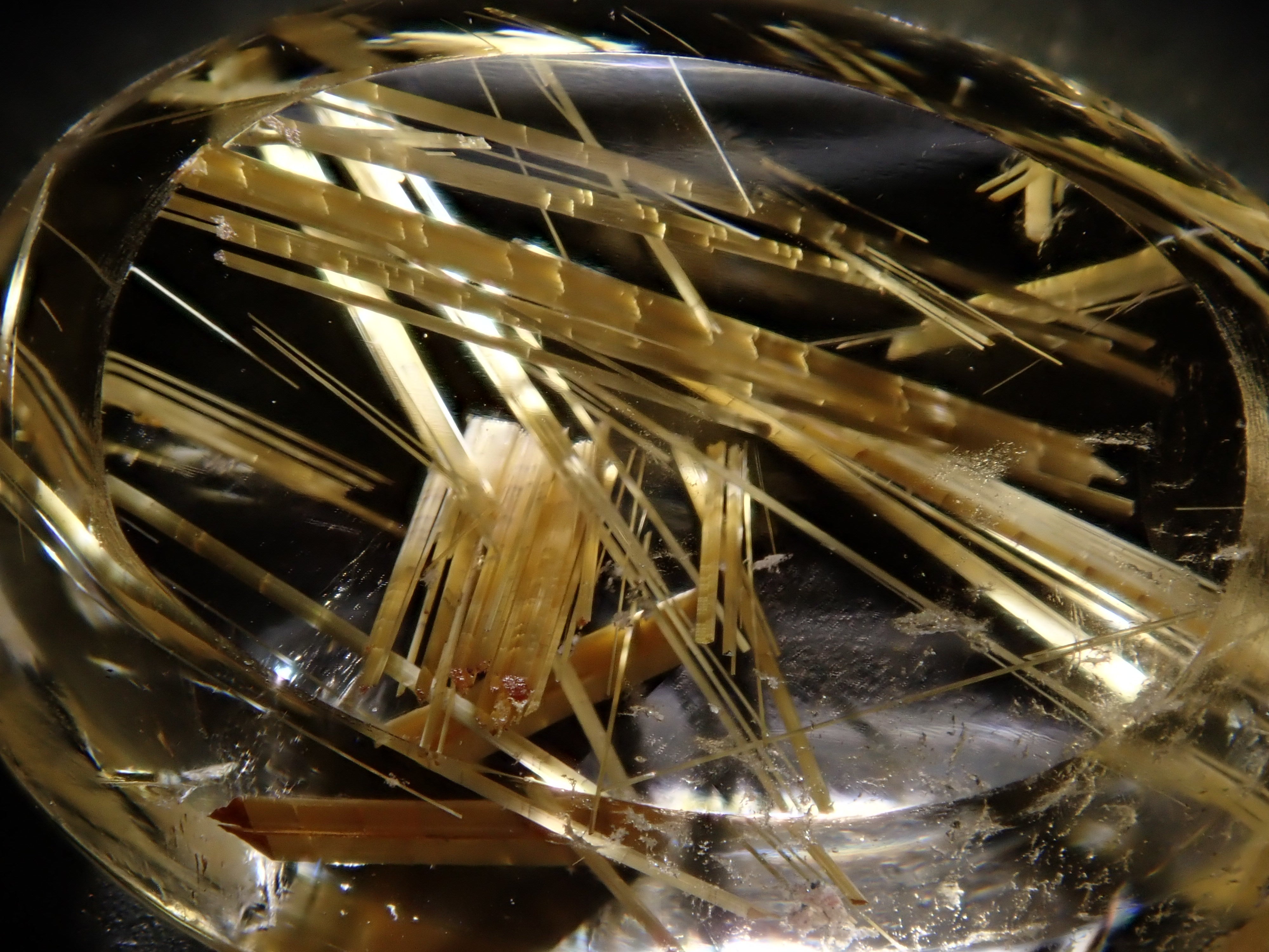 ルチルクォーツ（ルチルレイテッドクォーツ） 7.440ctルース（太陽