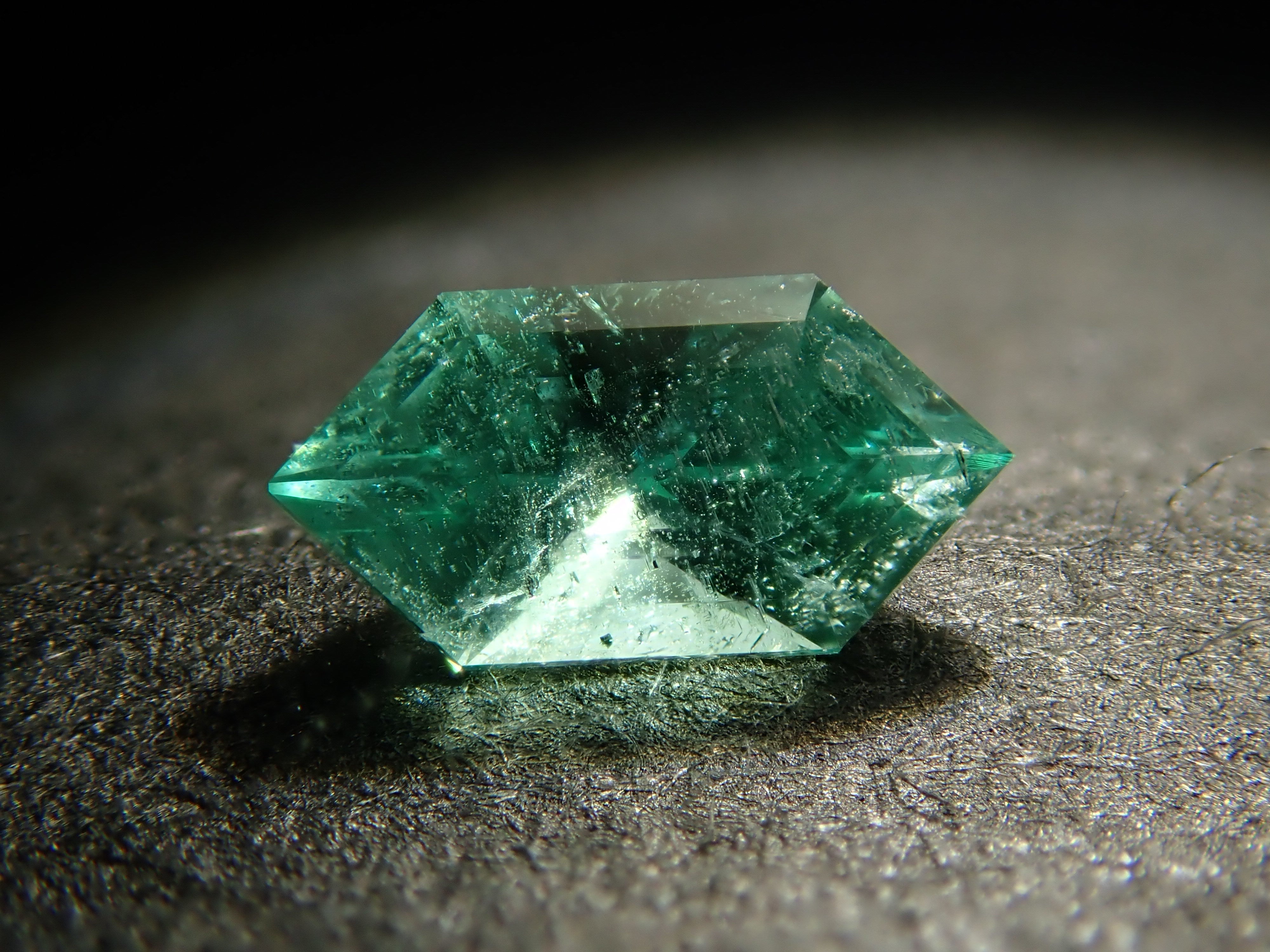 ザンビア産エメラルド 0.138ctルース