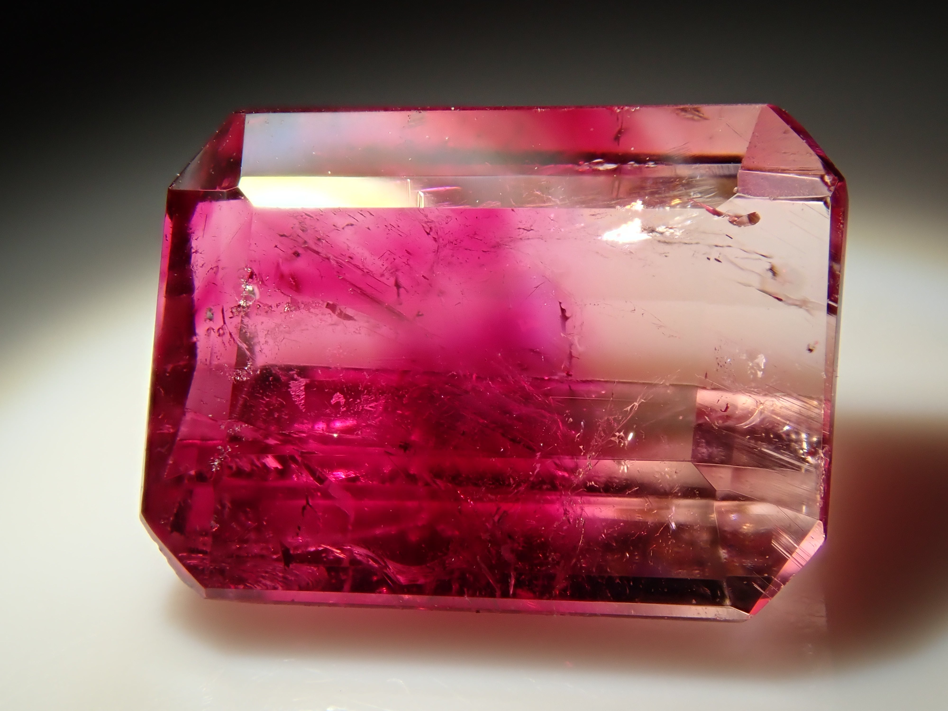 アフガニスタン産バイカラートルマリン（通称名：バイカラールベライト