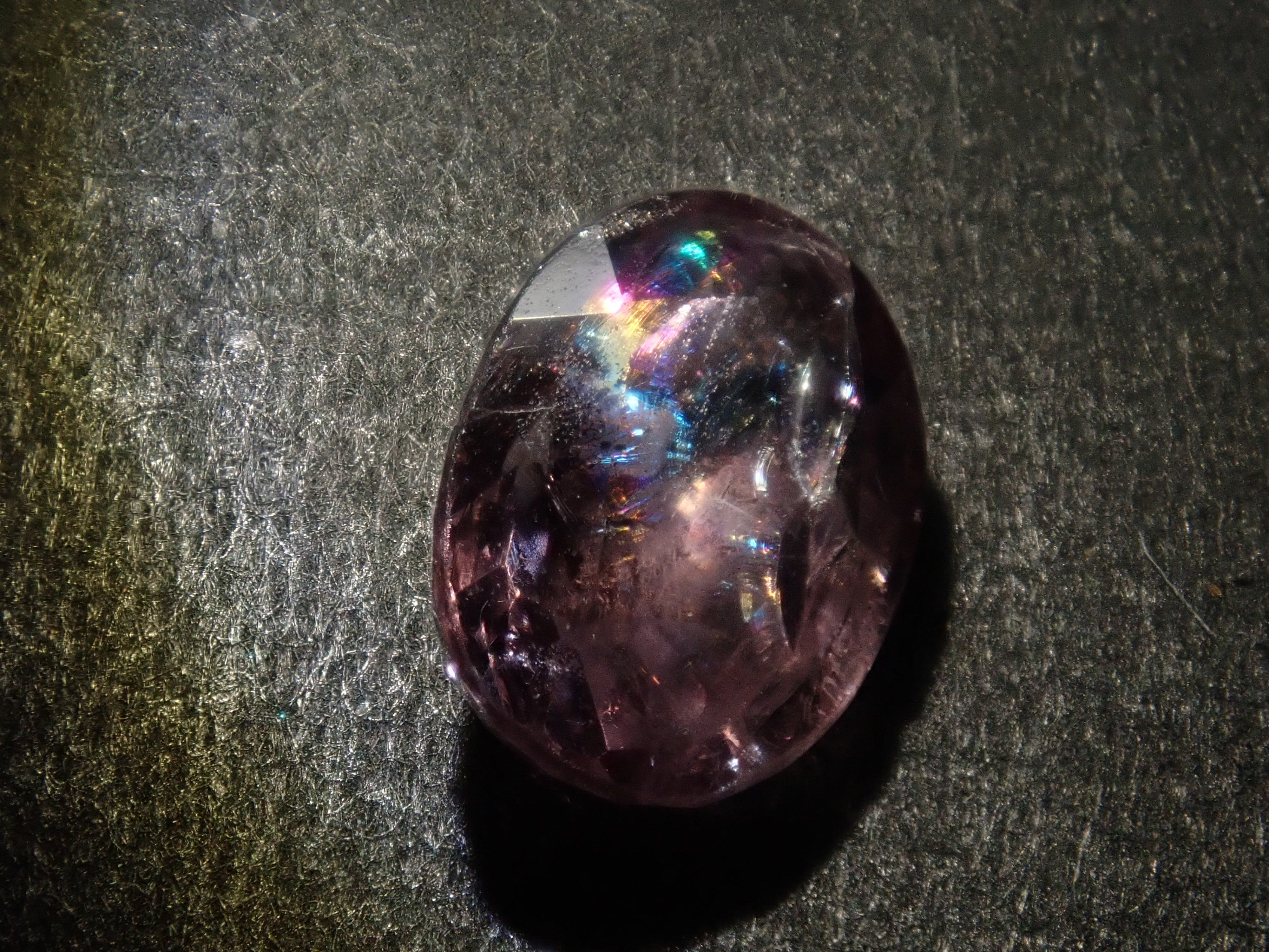 何が届くかお楽しみ！原石＆ルース2石セットガチャ〈レアストーンあり