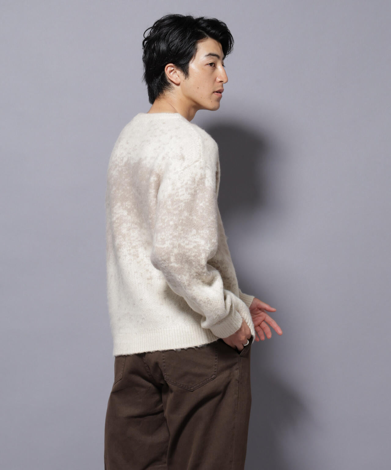 アート柄クルーネックニット1 シックカラー