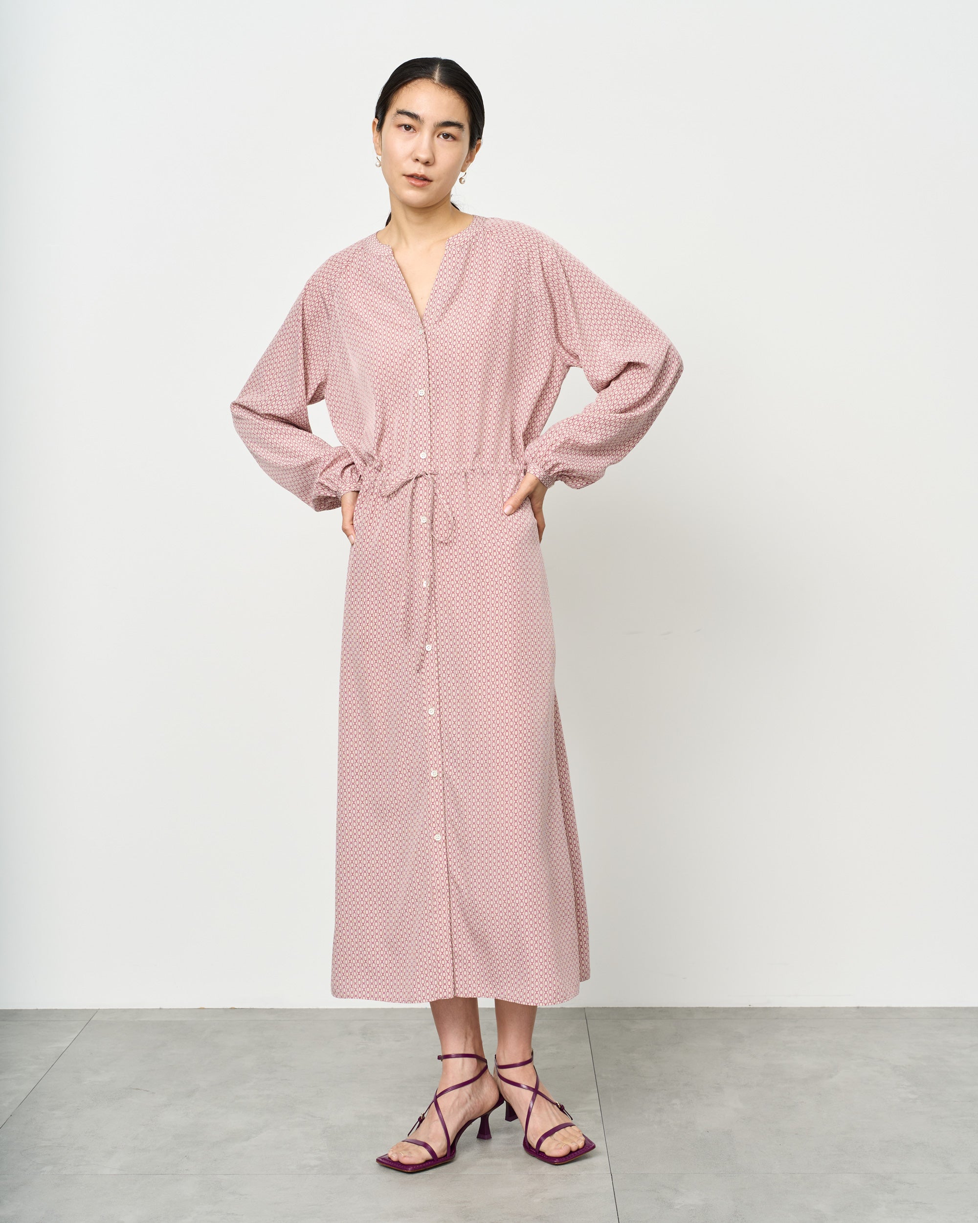 チェーン柄ワンピース - SOÉJU online store｜上質な大人の女性のため