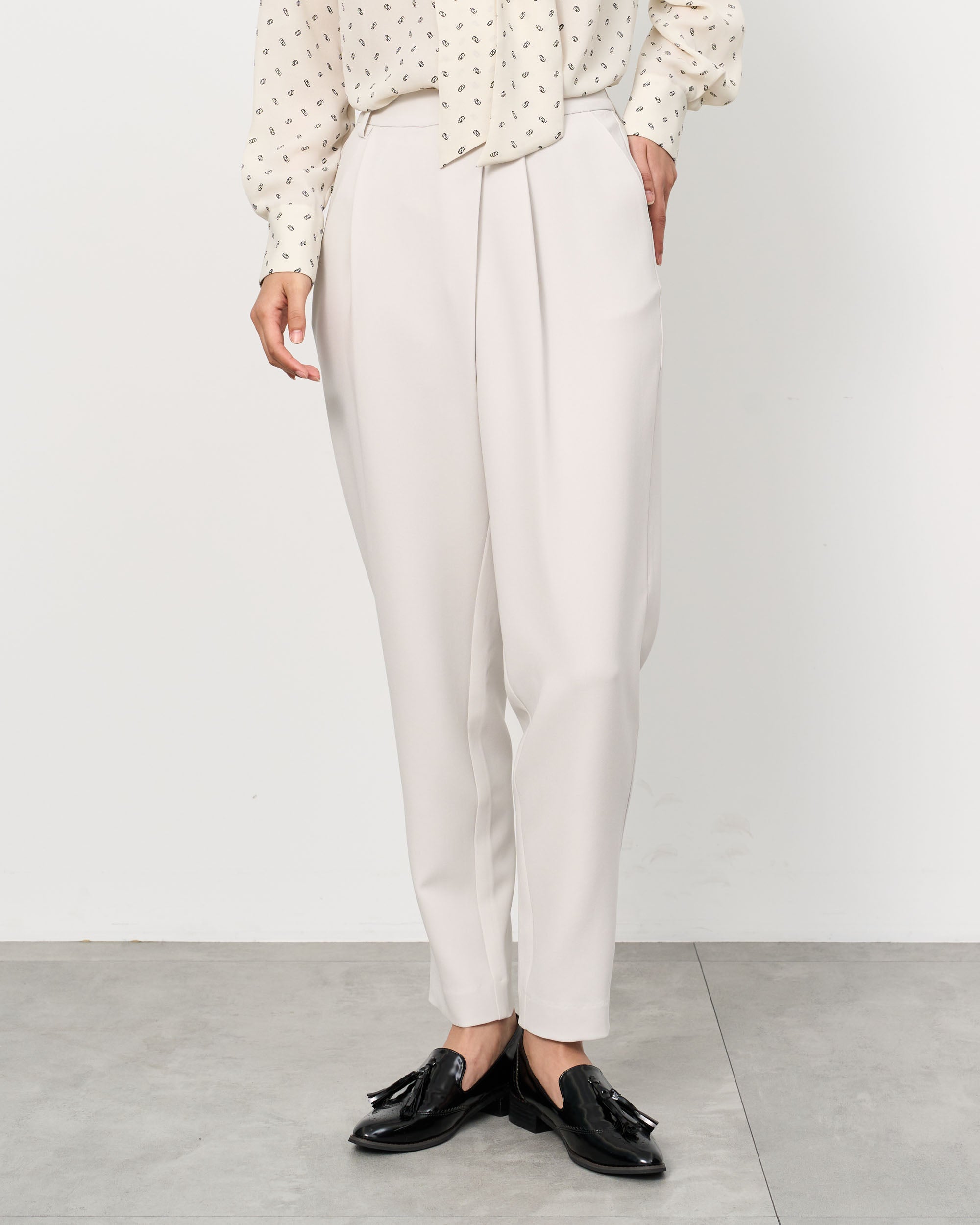 タックパンツ TALL丈 - SOÉJU online store｜上質な大人の女性のための