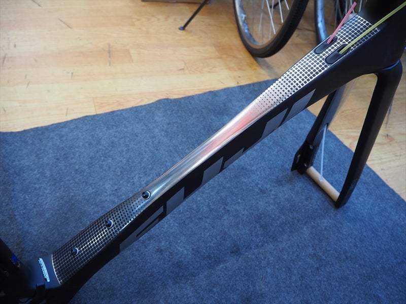 FUJIのエアロフレーム TRANSONIC 1.1 DISCのフレームセットが入荷しま