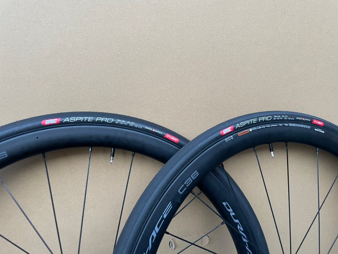 IRC ASPITE PRO S-LIGHT 28c タンサイド 走行5km IRC ASPITE PRO S