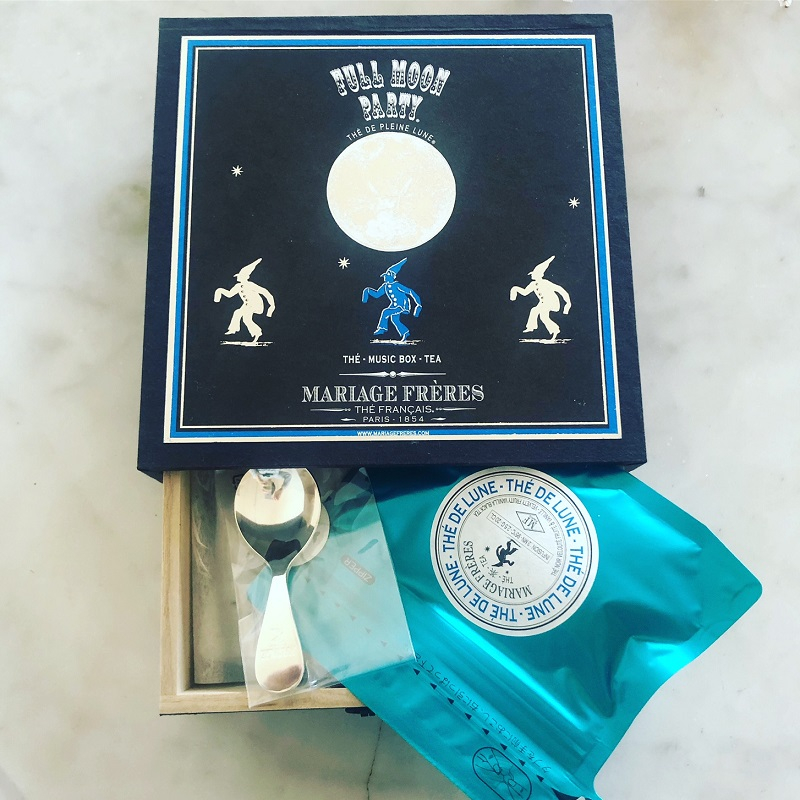 オルゴールの音色を添えた贈り物はいかが？ #深夜のこっそり話 #1466