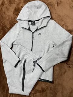 ナイキ グレー メンズ S セットアップ テックフリース 12 - メルカリ