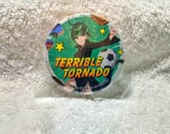 タツマキ 缶バッチ ラウンドワン限定 ワンパンマン - メルカリ