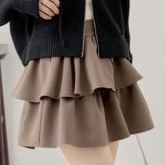 chico フリルティアードミニスカート ブラウン - メルカリ