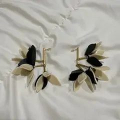 2026年最新】マルニ ブローチの人気アイテム - メルカリ