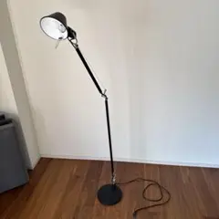 2026年最新】Artemide フロアスタンドの人気アイテム - メルカリ
