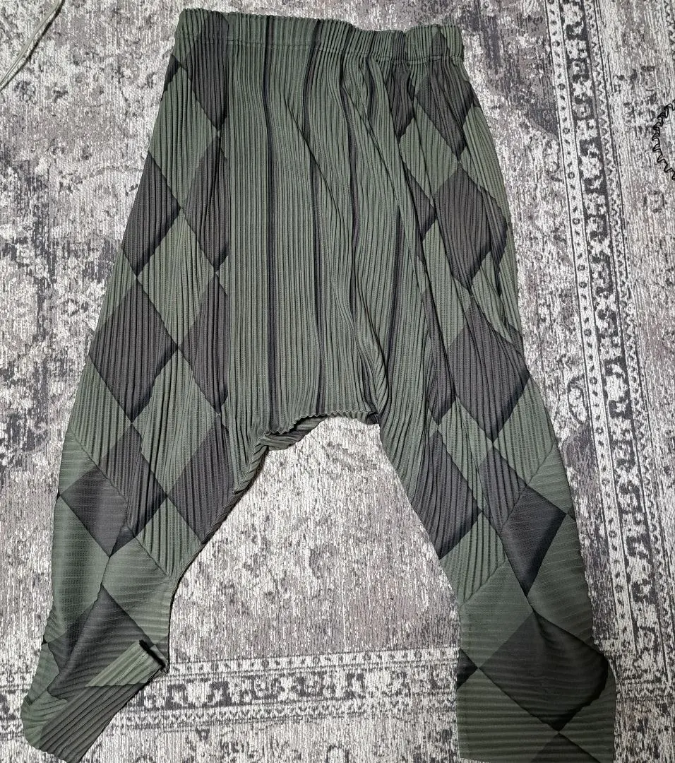 2026年最新】HOMME PLISSE ISSEY MIYAKE サルエルパンツの人気アイテム