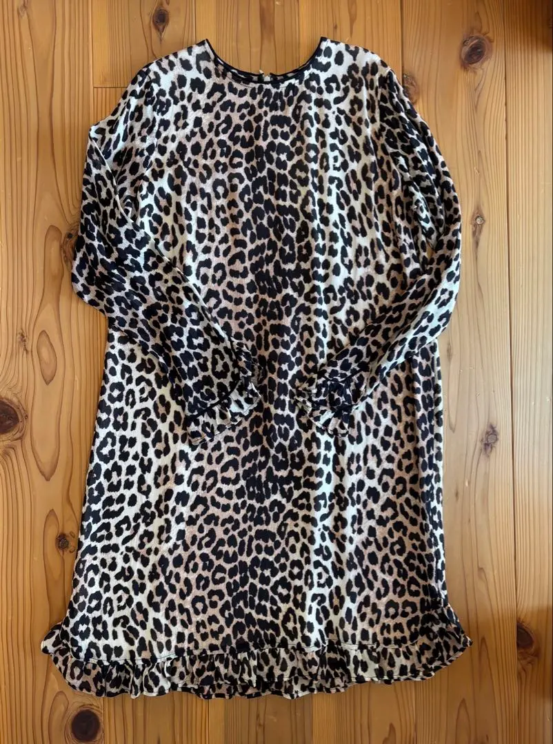 2026年最新】ganni ワンピース レオパードの人気アイテム - メルカリ