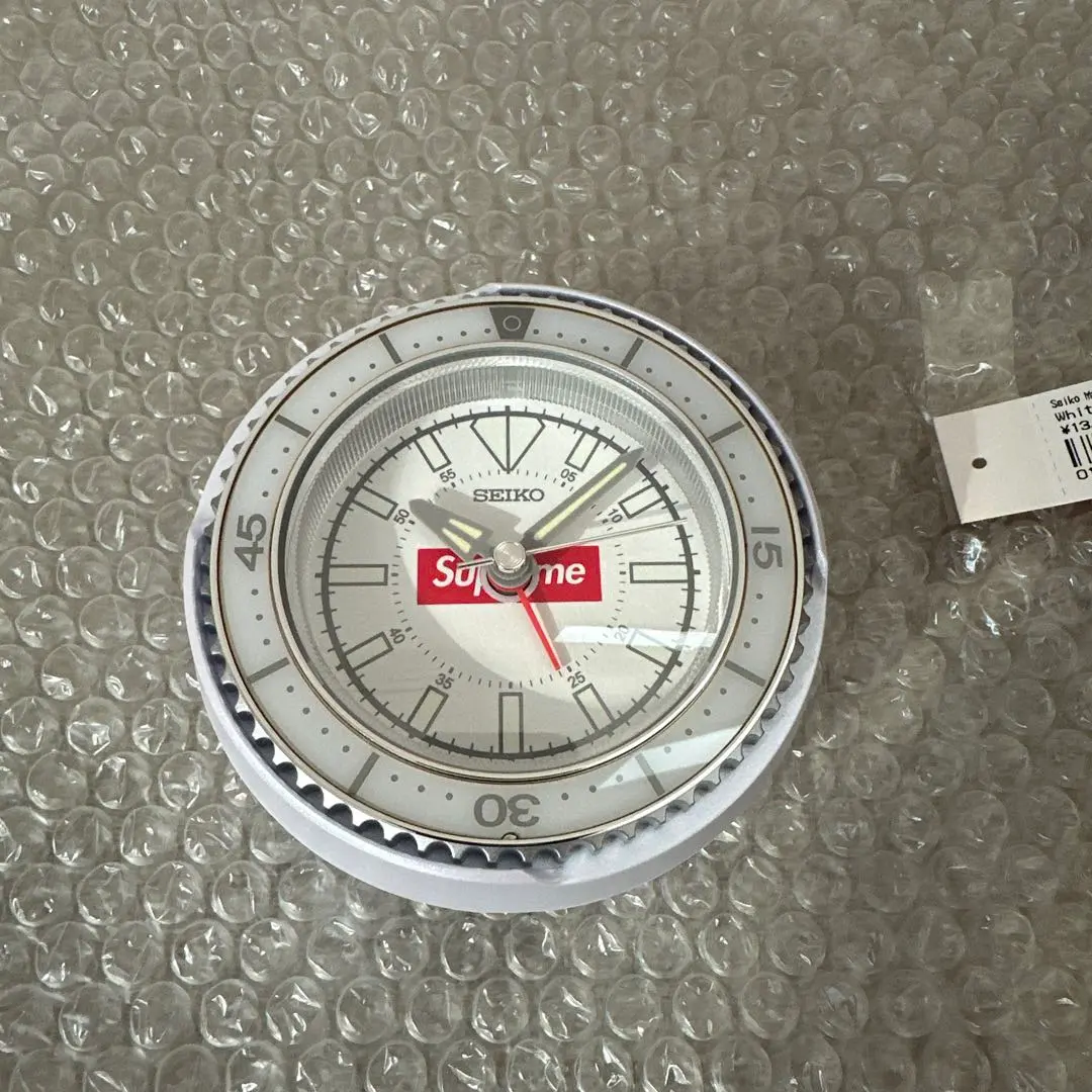 2026年最新】supreme 目覚ましの人気アイテム - メルカリ