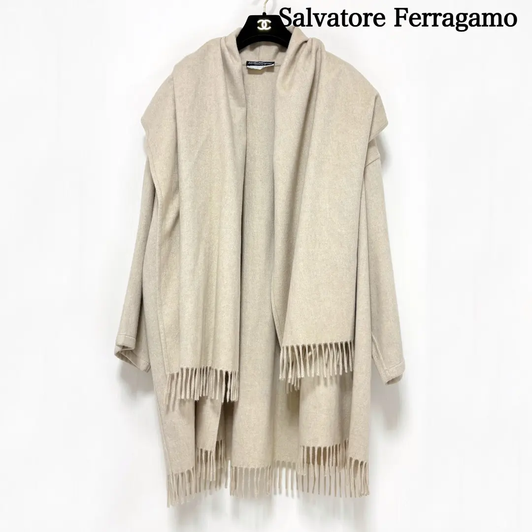2026年最新】フェラガモ ポンチョの人気アイテム - メルカリ