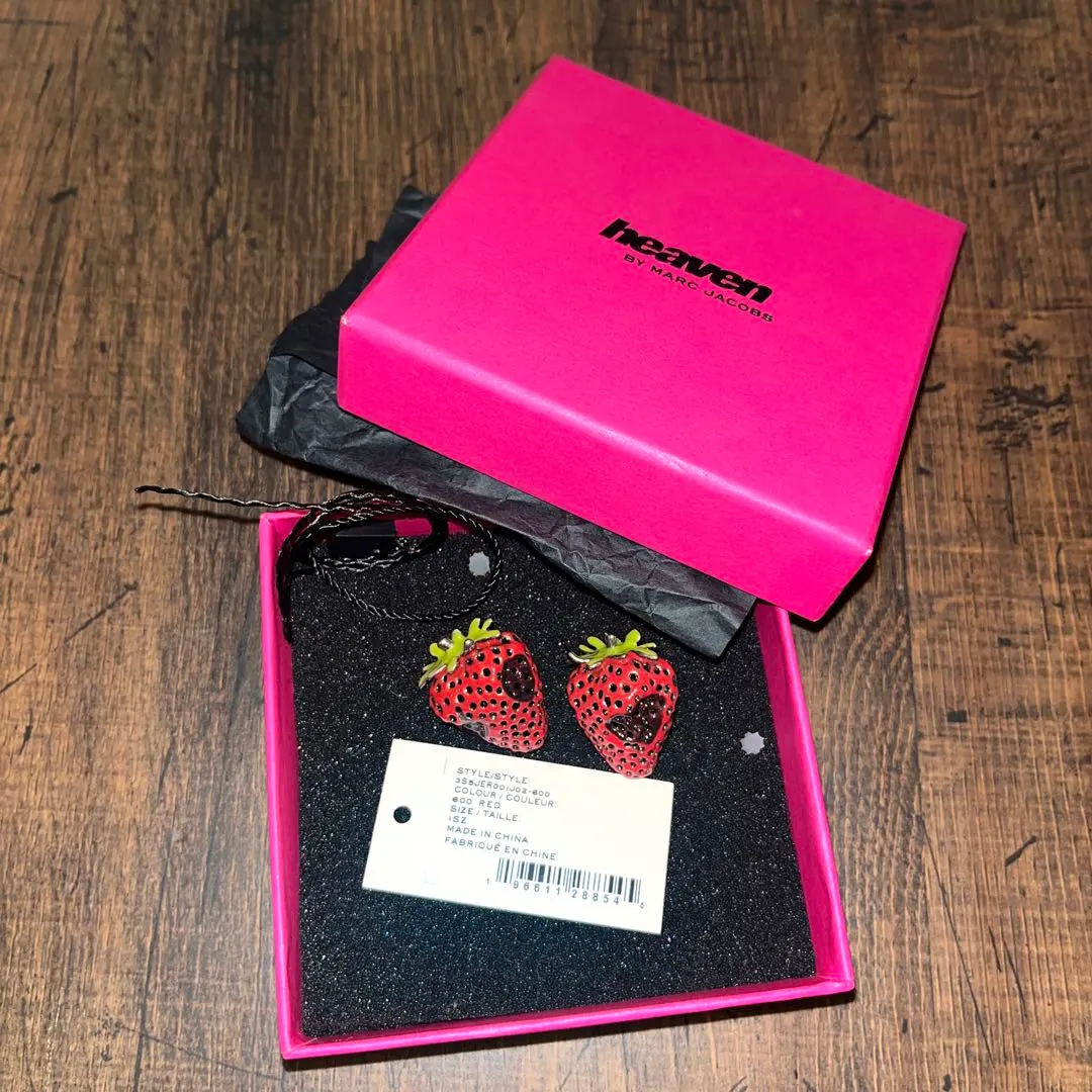 2026年最新】HEAVEN marc jacobs ピアスの人気アイテム - メルカリ