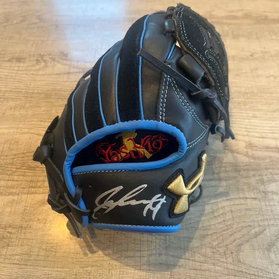 2026年最新】山崎康晃 グローブの人気アイテム - メルカリ