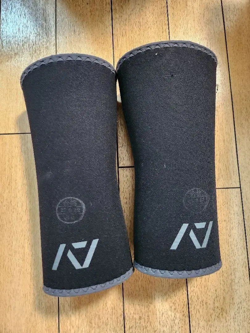 A7 ニースリーブ 『BLAZE』RIGOR MORTIS Mサイズ7mm厚