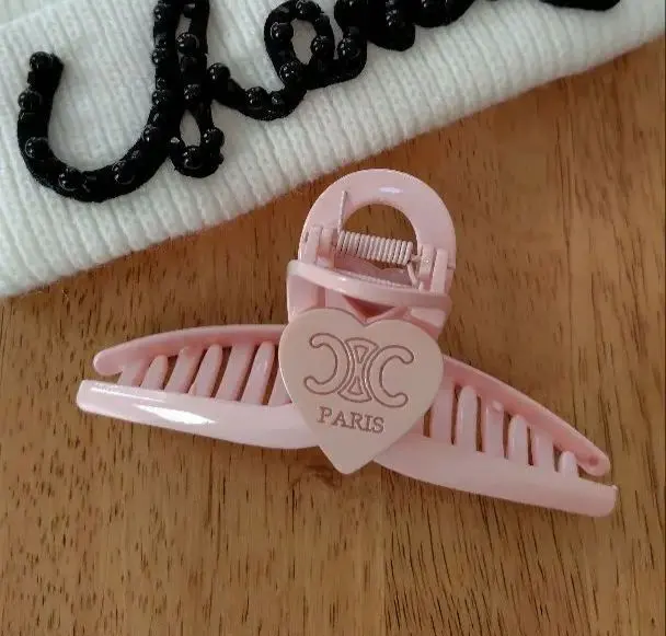 2026年最新】CElINE ヘアピン ピンクの人気アイテム - メルカリ