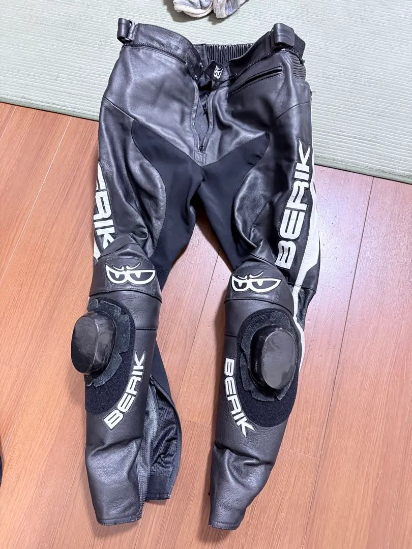 2026年最新】ベリック レザーパンツの人気アイテム - メルカリ