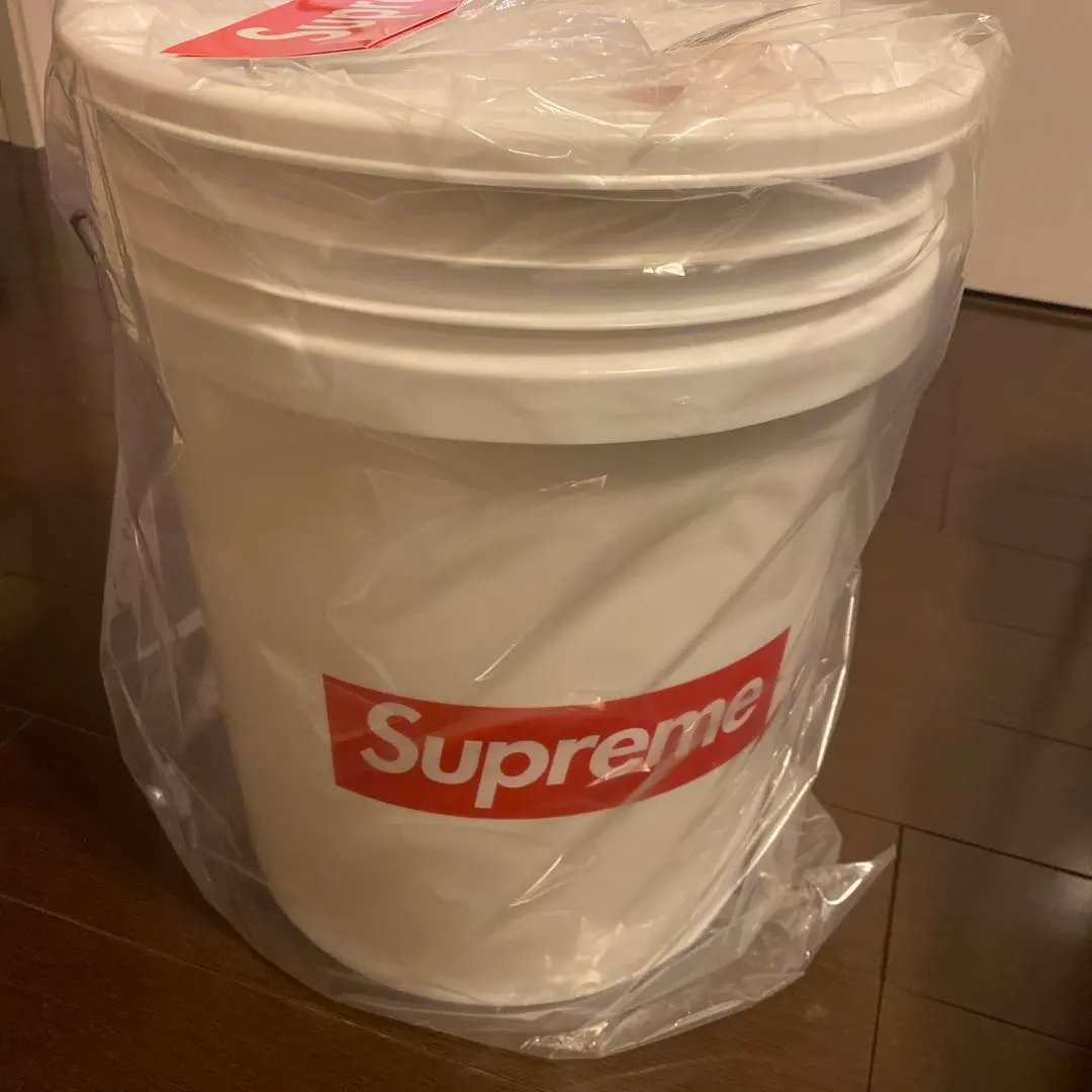 2026年最新】Supreme Leaktite 5-Gallon Bucketの人気アイテム - メルカリ