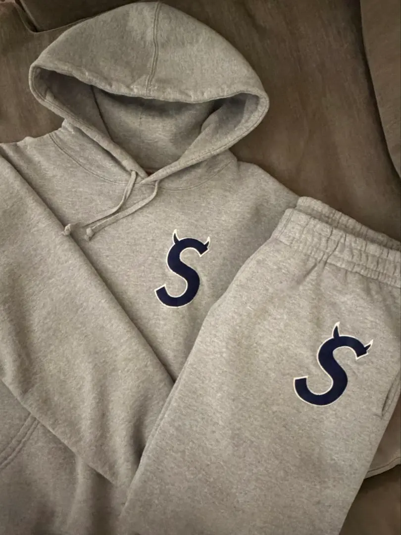 2026年最新】supreme ツノパーカーの人気アイテム - メルカリ