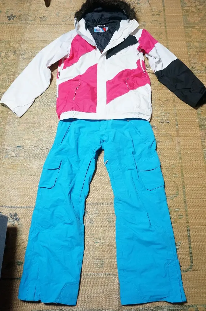 美品HOLDEN スキーウェアY2K