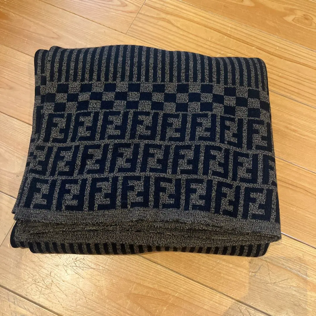 2026年最新】Fendi 毛布・ブランケットの人気アイテム - メルカリ