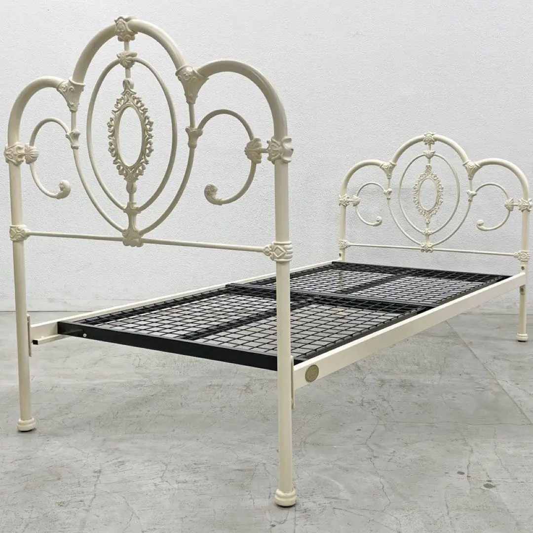 2026年最新】Laura Ashley ベッドフレームの人気アイテム - メルカリ