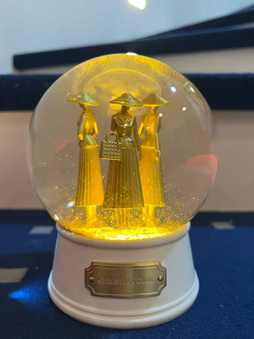 2026年最新】dior スノードームの人気アイテム - メルカリ