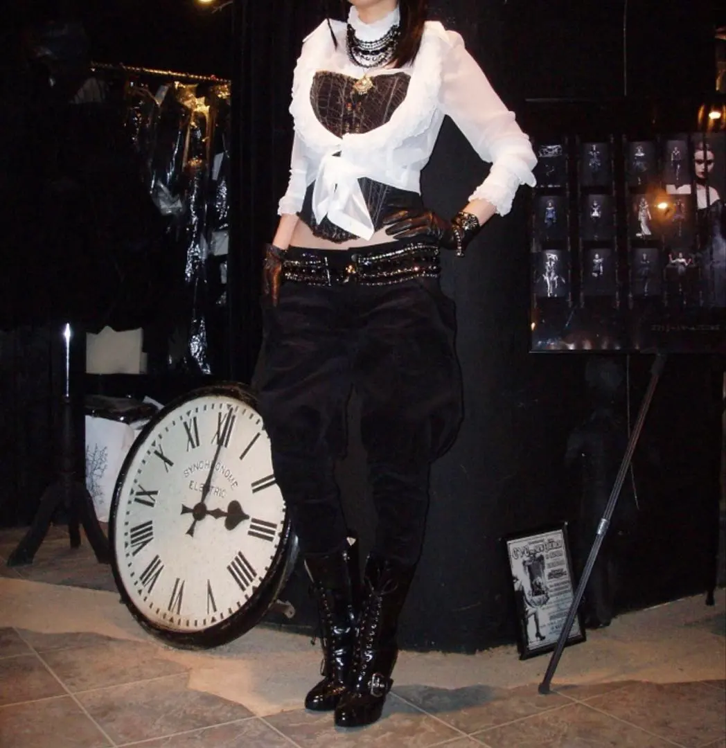 m56233261833_1.jpg?1764303722