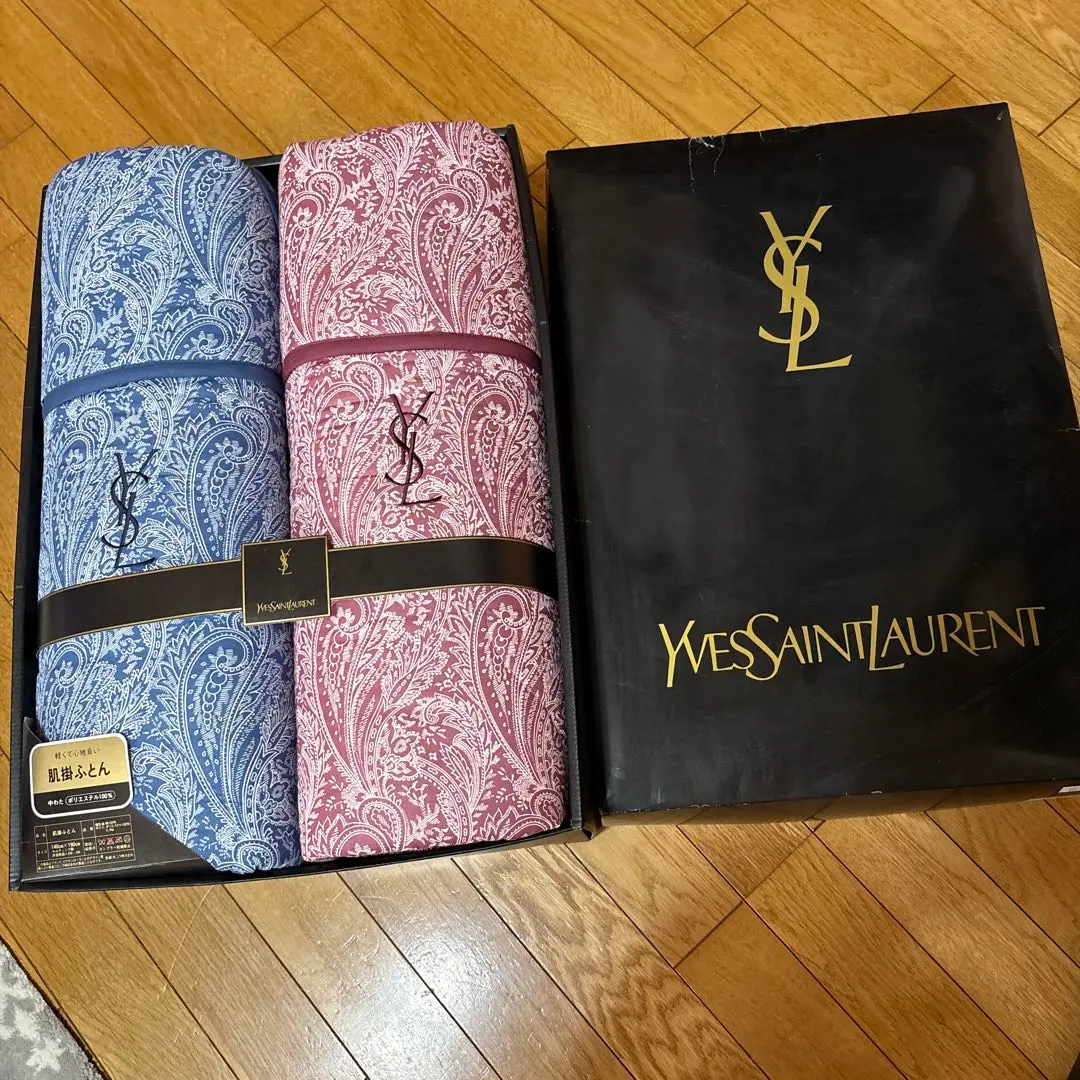 2026年最新】Yves Saint Laurent 掛け布団の人気アイテム - メルカリ