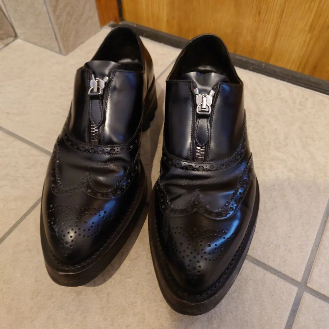 2026年最新】シャークソール pradaの人気アイテム - メルカリ