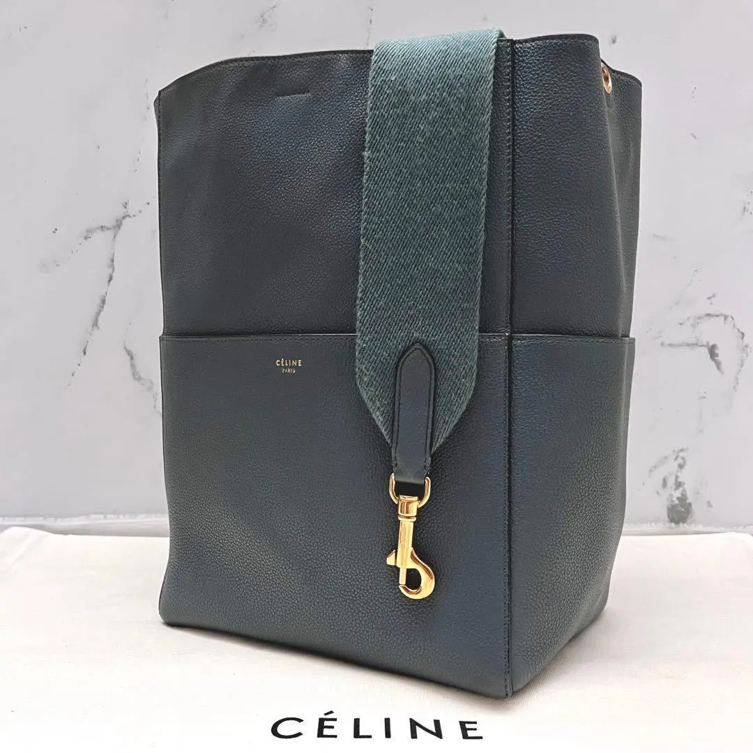 2026年最新】celine バケットミディアムの人気アイテム - メルカリ
