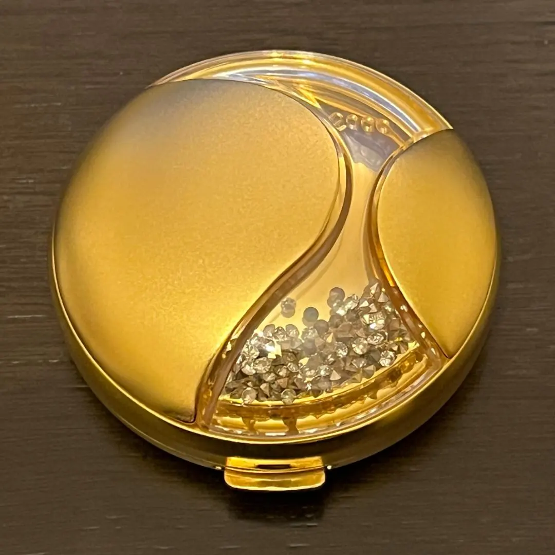 2026年最新】エスティローダーメタルコンパクトの人気アイテム - メルカリ