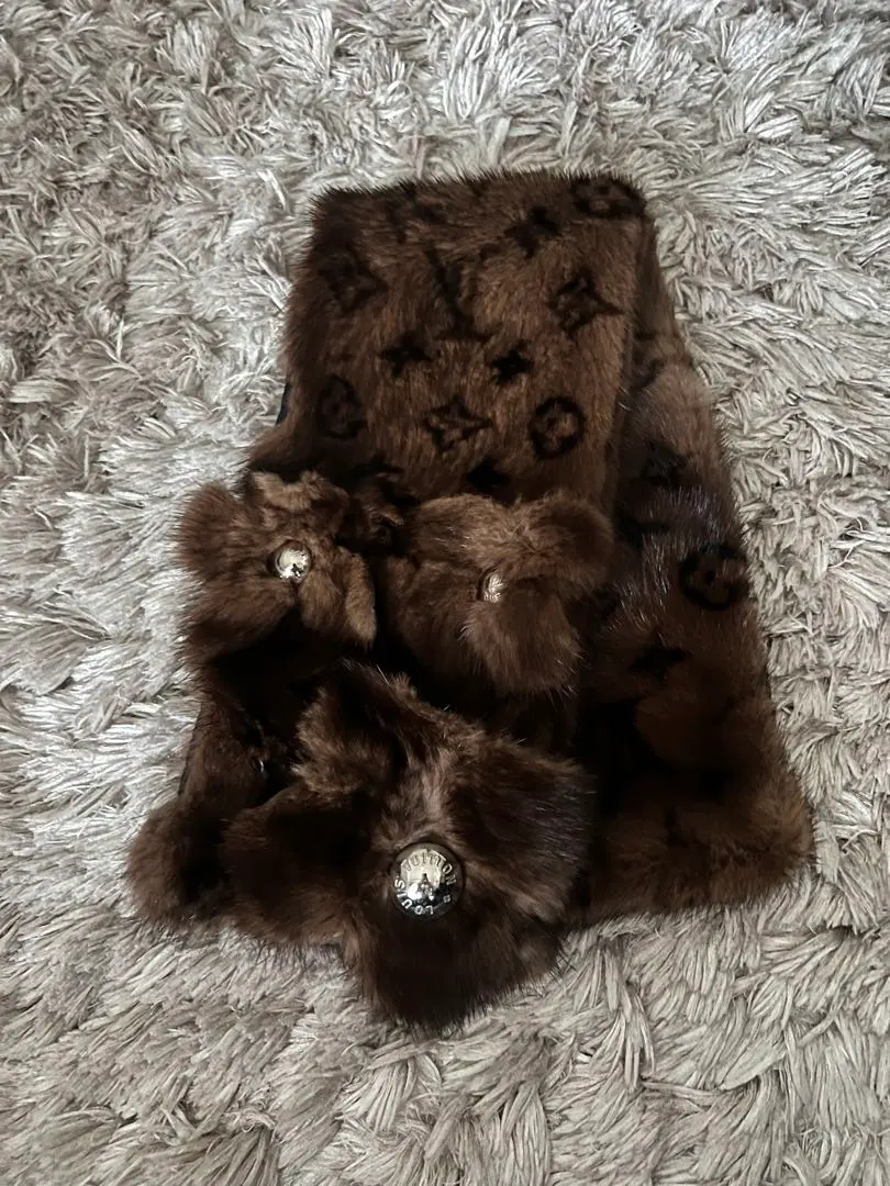 2026年最新】ルイヴィトン ミンクマフラーの人気アイテム - メルカリ