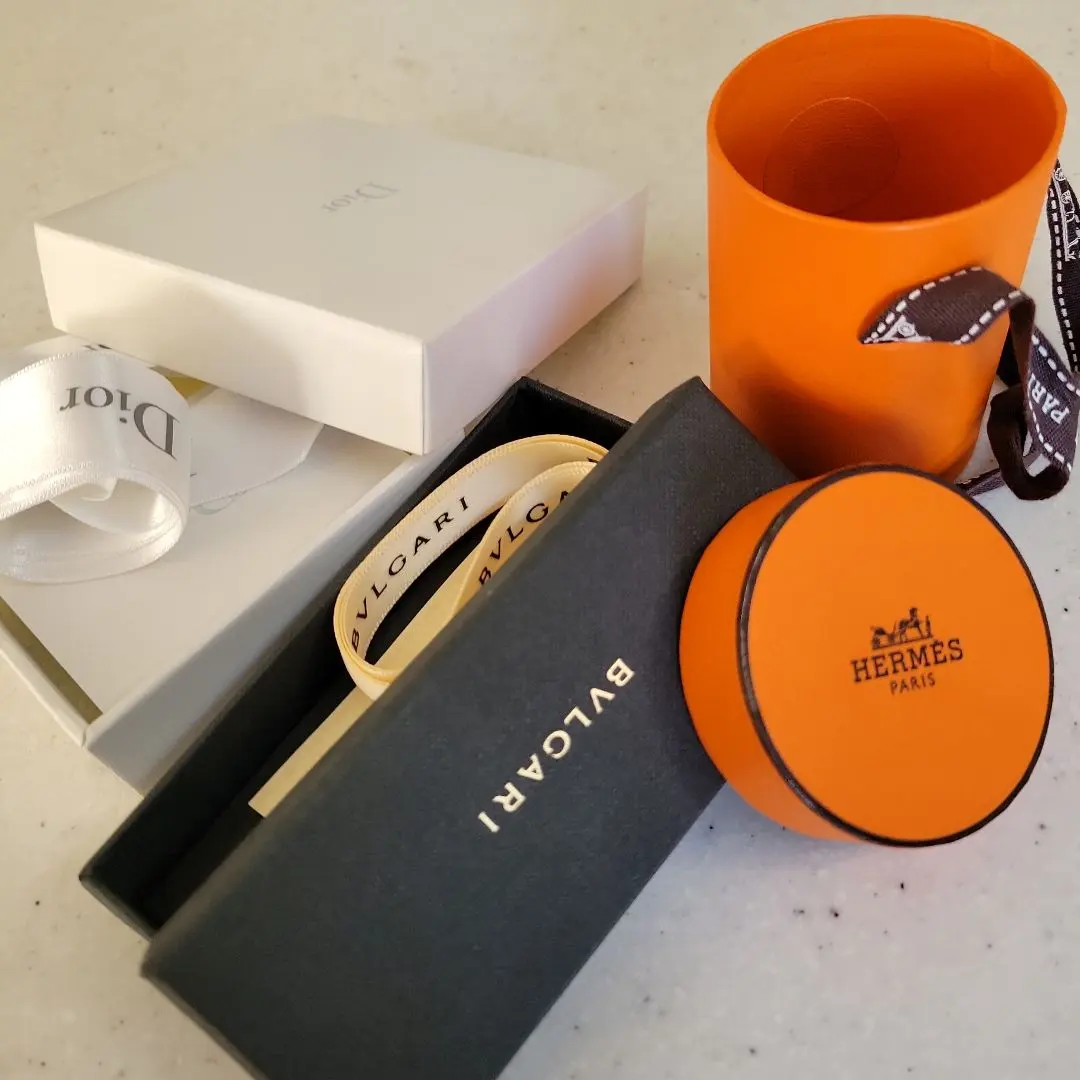 2026年最新】dior 空箱 ピアスの人気アイテム - メルカリ